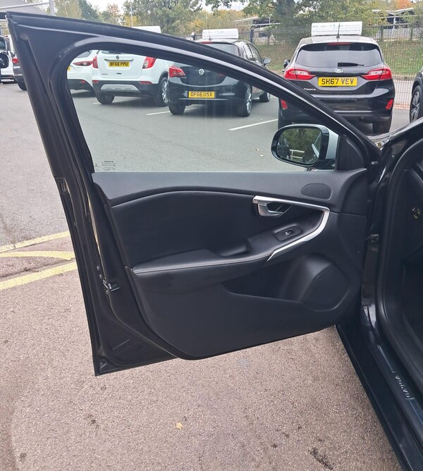 Used Volvo V40 2015 for sale - 76239081: Photo 29