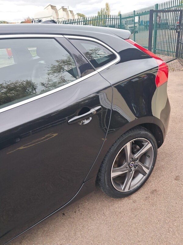 Used Volvo V40 2015 for sale - 76239081: Photo 9