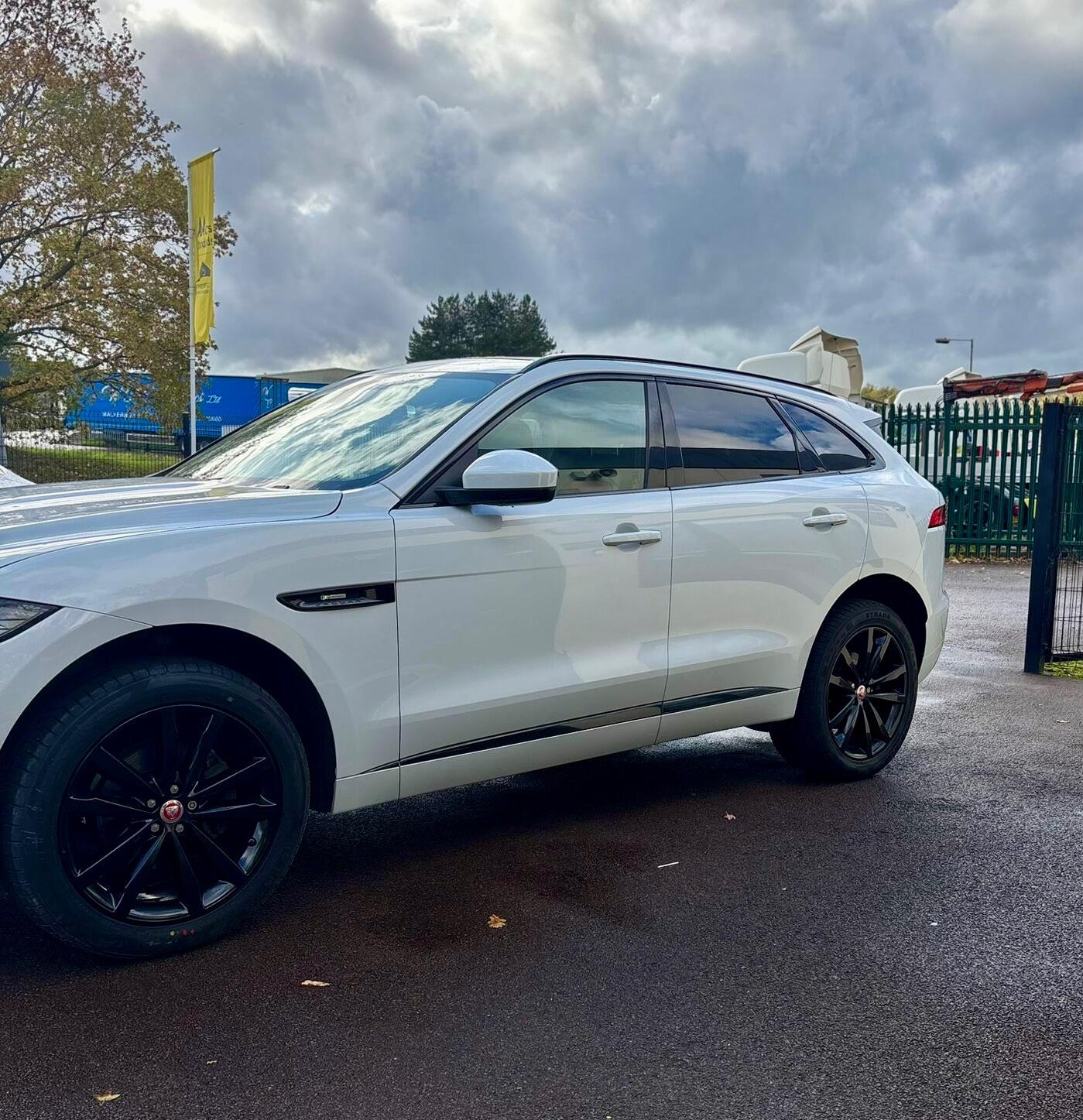 Used Jaguar F-Pace 2016 for sale - 76422865: Photo 6