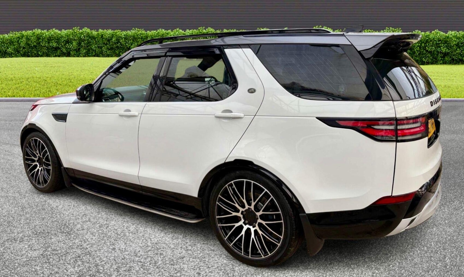 Used Land Rover Discovery 2017 for sale - 76965553: Photo 4