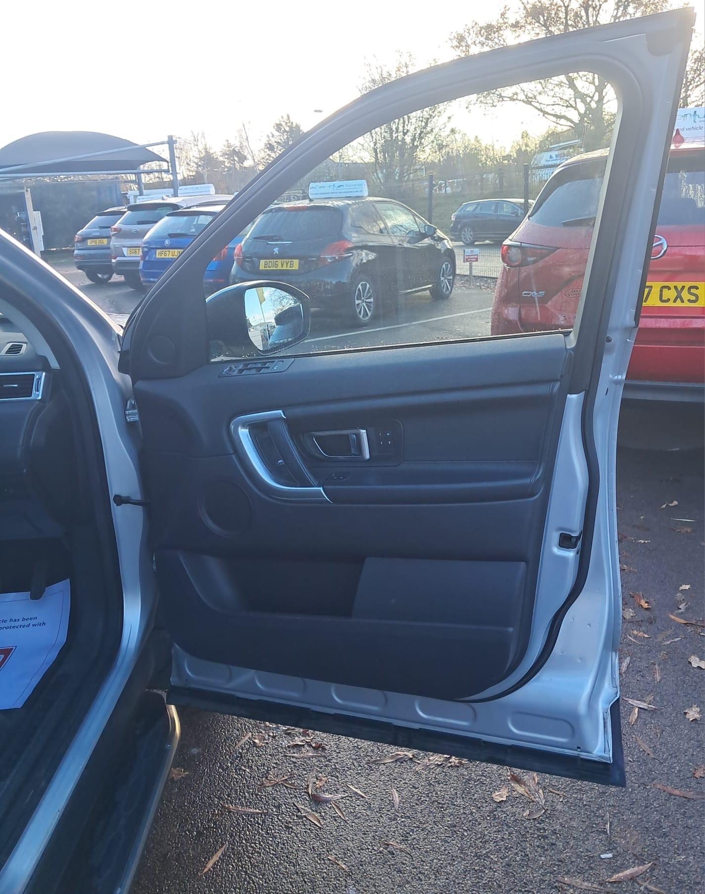 Used Land Rover Discovery Sport 2015 for sale - 76671210: Photo 29