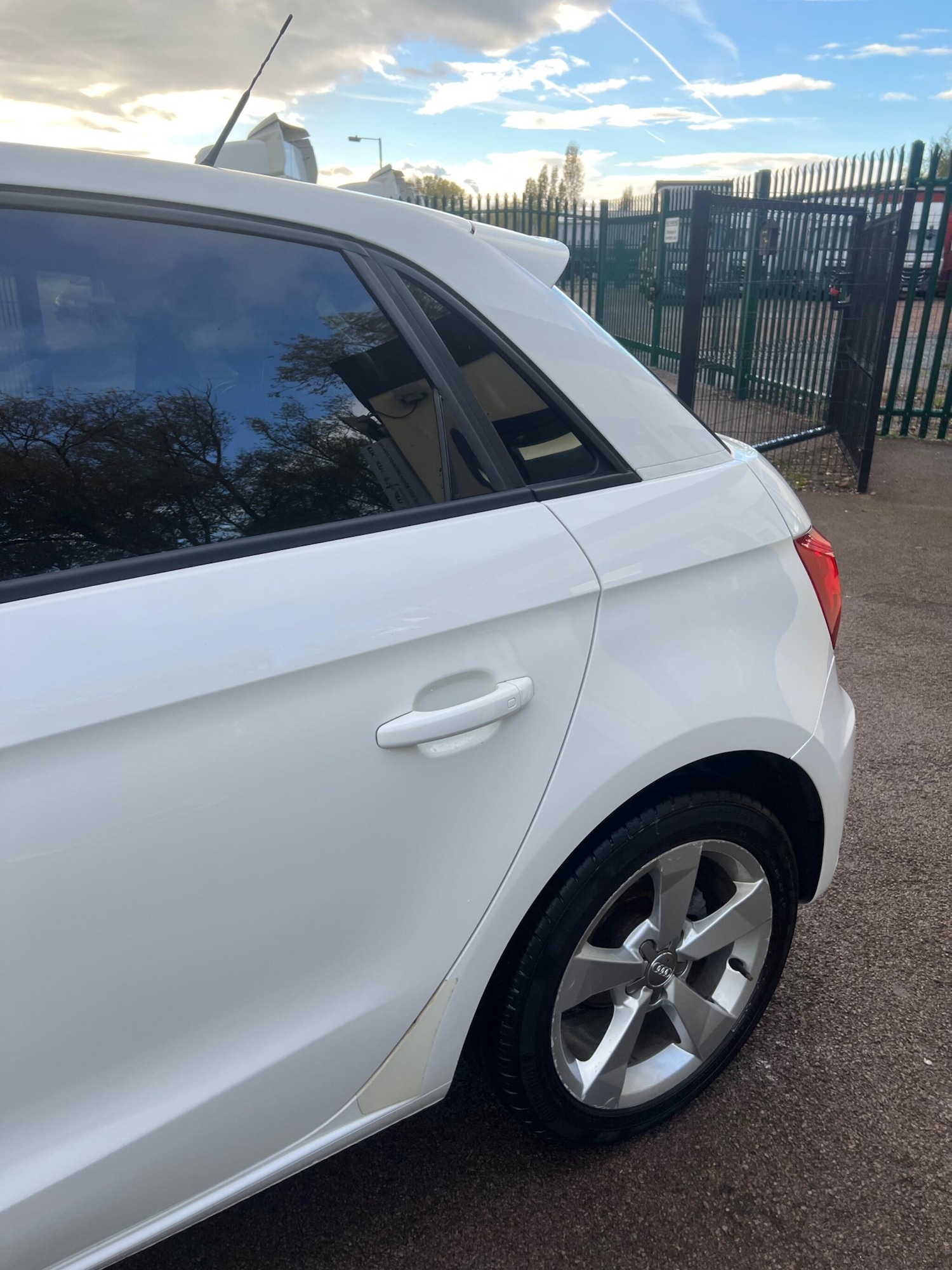 Used Audi A1 2015 for sale - 76988895: Photo 17