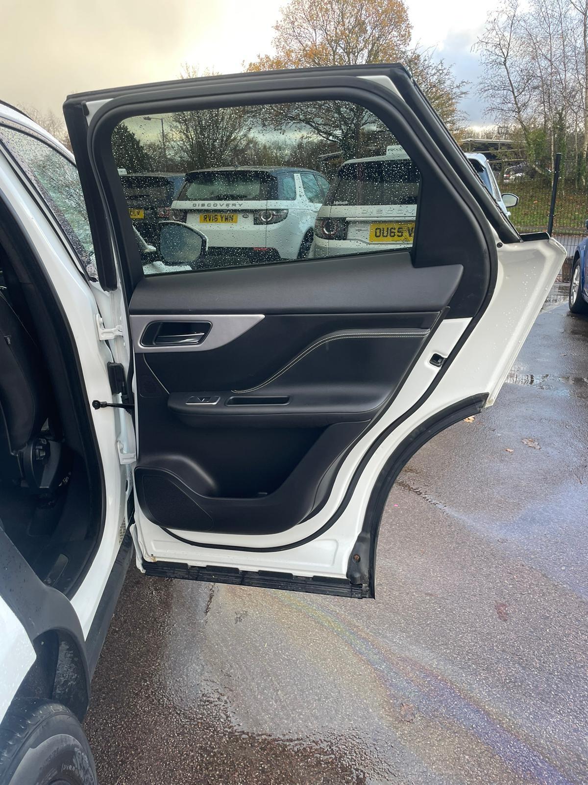 Used Jaguar F-Pace 2018 for sale - 76753075: Photo 24