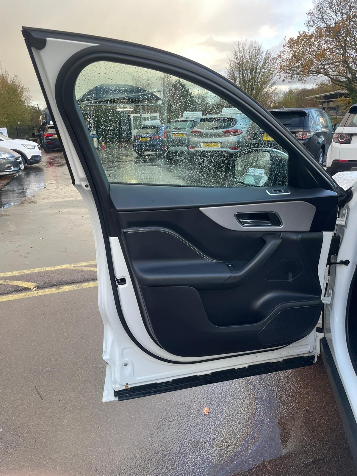 Used Jaguar F-Pace 2018 for sale - 76753075: Photo 27