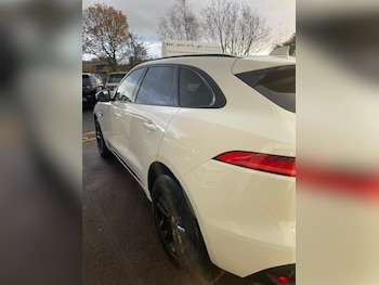 Used Jaguar F-Pace 2018 for sale - 76753075: Photo