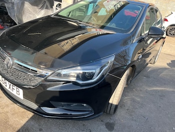 Used Vauxhall Astra 2018 for sale - 75082730: Photo