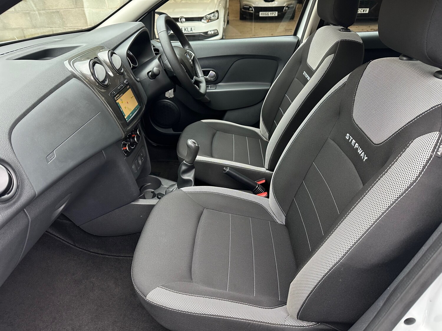 Used Dacia Sandero Stepway 2020 for sale - 77370857: Photo 6