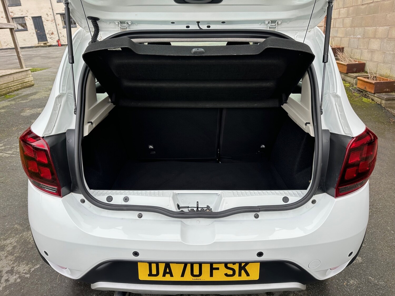 Used Dacia Sandero Stepway 2020 for sale - 77370857: Photo 9