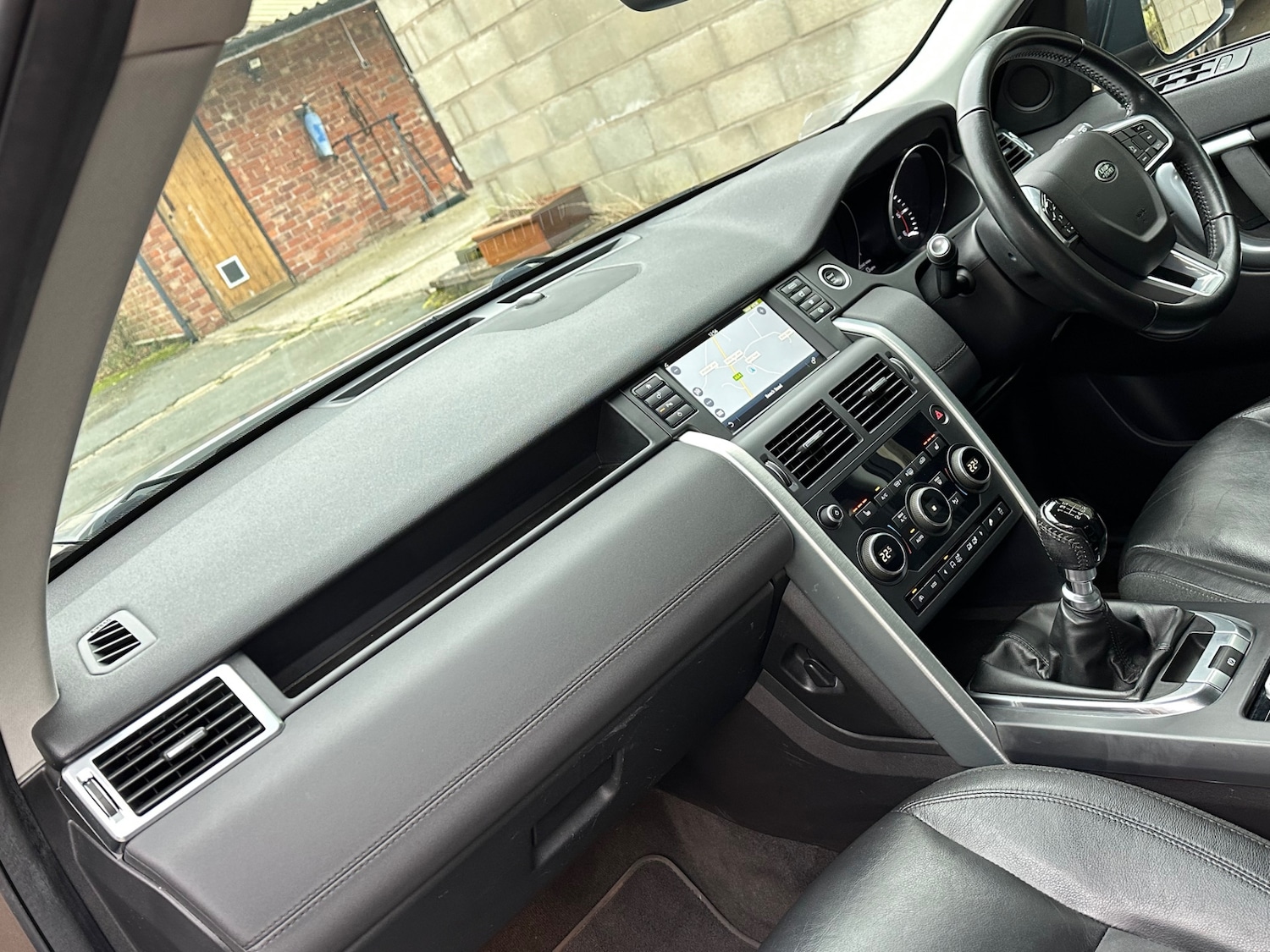 Used Land Rover Discovery Sport 2016 for sale - 77423692: Photo 5