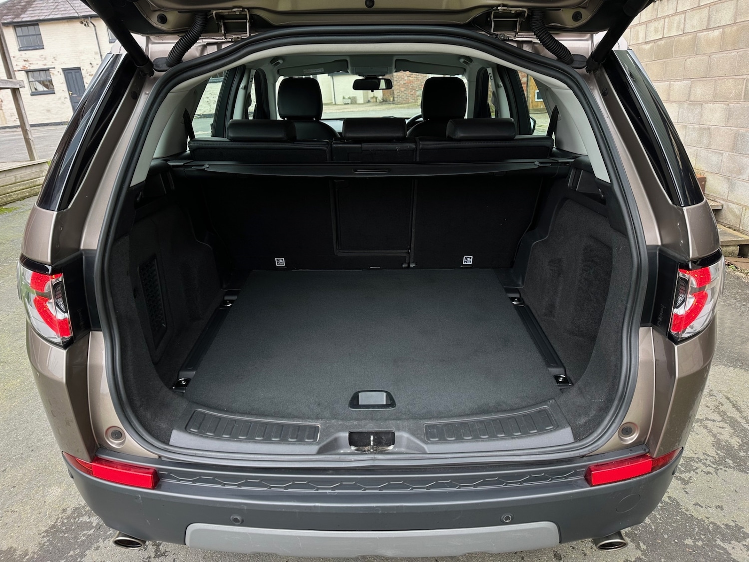 Used Land Rover Discovery Sport 2016 for sale - 77423692: Photo 9