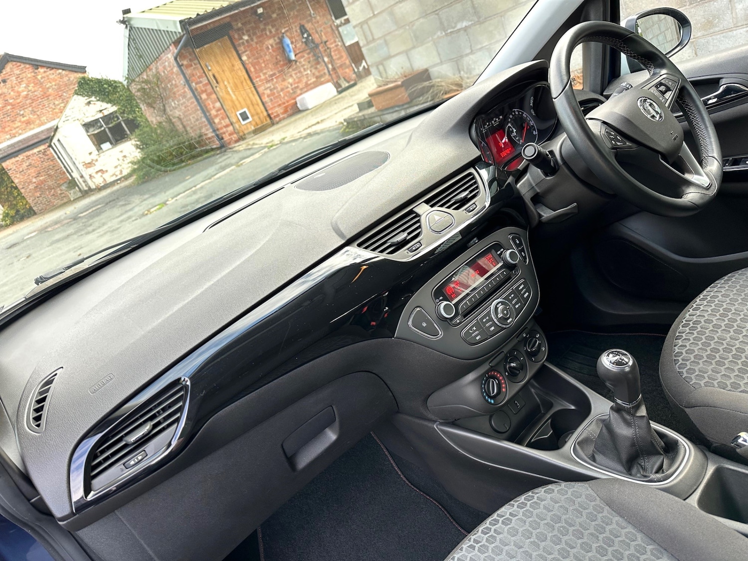 Used Vauxhall Corsa 2015 for sale - 76347344: Photo 5