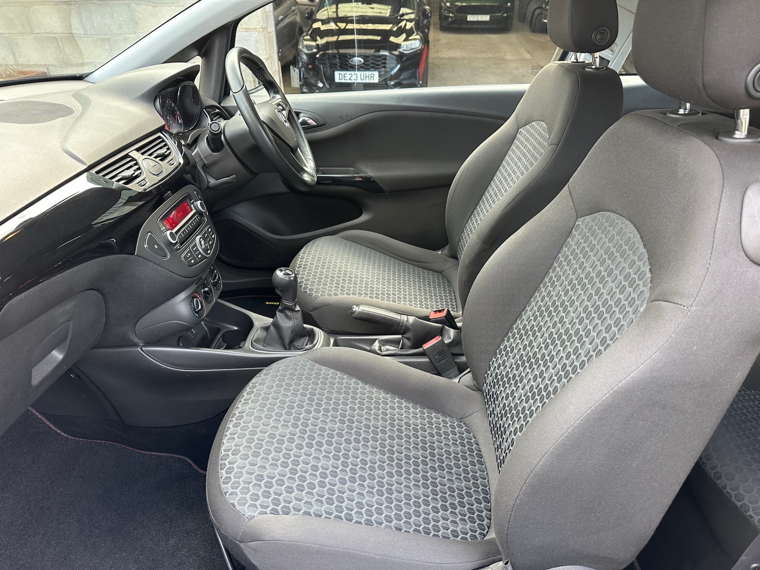 Used Vauxhall Corsa 2015 for sale - 76347344: Photo 6