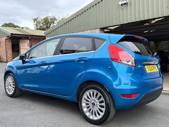 Used Ford Fiesta 2014 for sale - 76020163: Photo