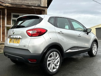 Used Renault Captur 2016 for sale - 76565241: Photo
