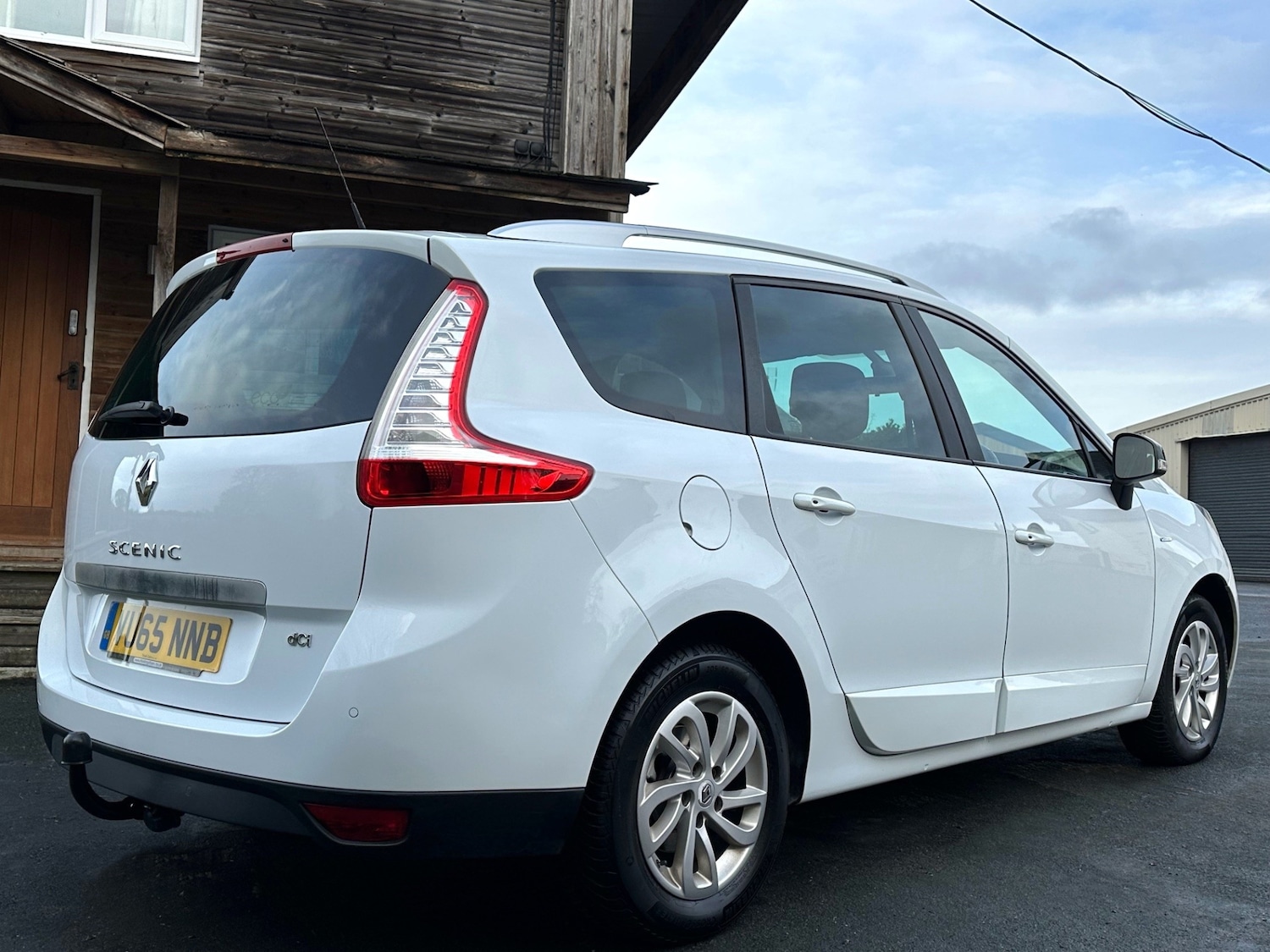 Used Renault Grand Scenic 2015 for sale - 76855347: Photo 2