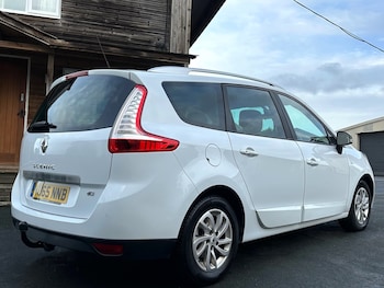 Used Renault Grand Scenic 2015 for sale - 76855347: Photo