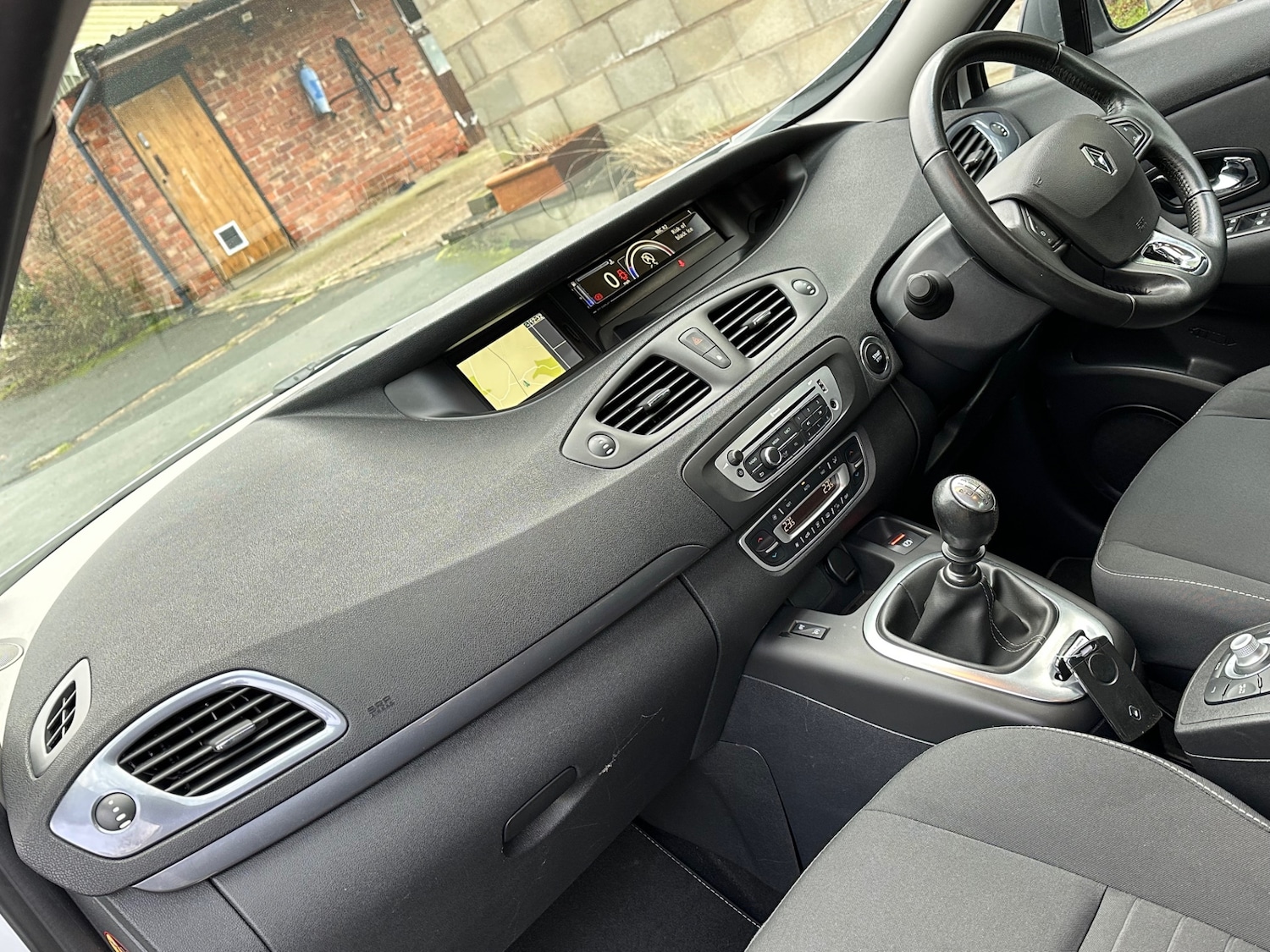 Used Renault Grand Scenic 2015 for sale - 76855347: Photo 5