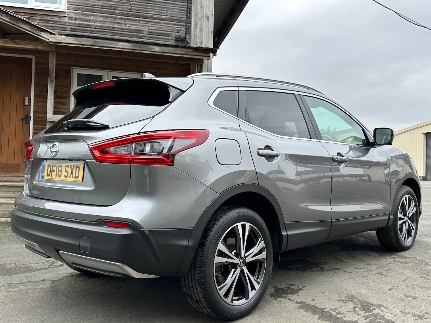 Used Nissan Qashqai 2018 for sale - 77792976: Photo 2