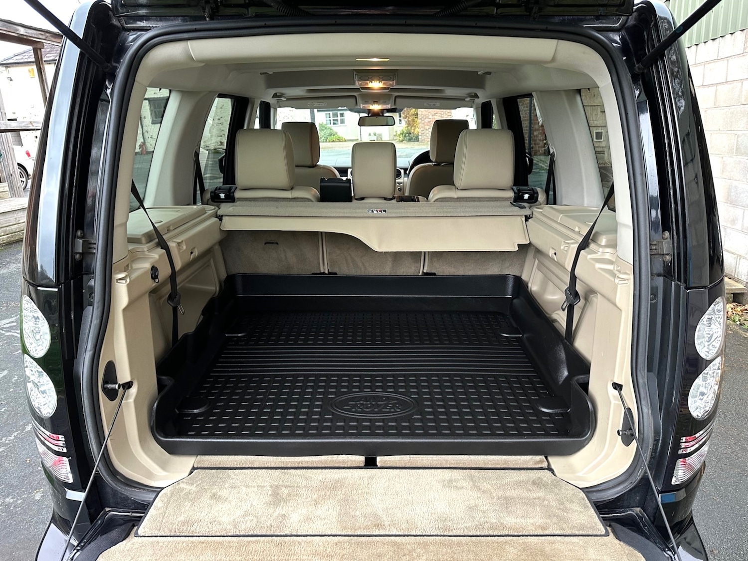 Used Land Rover Discovery 2016 for sale - 76494124: Photo 11