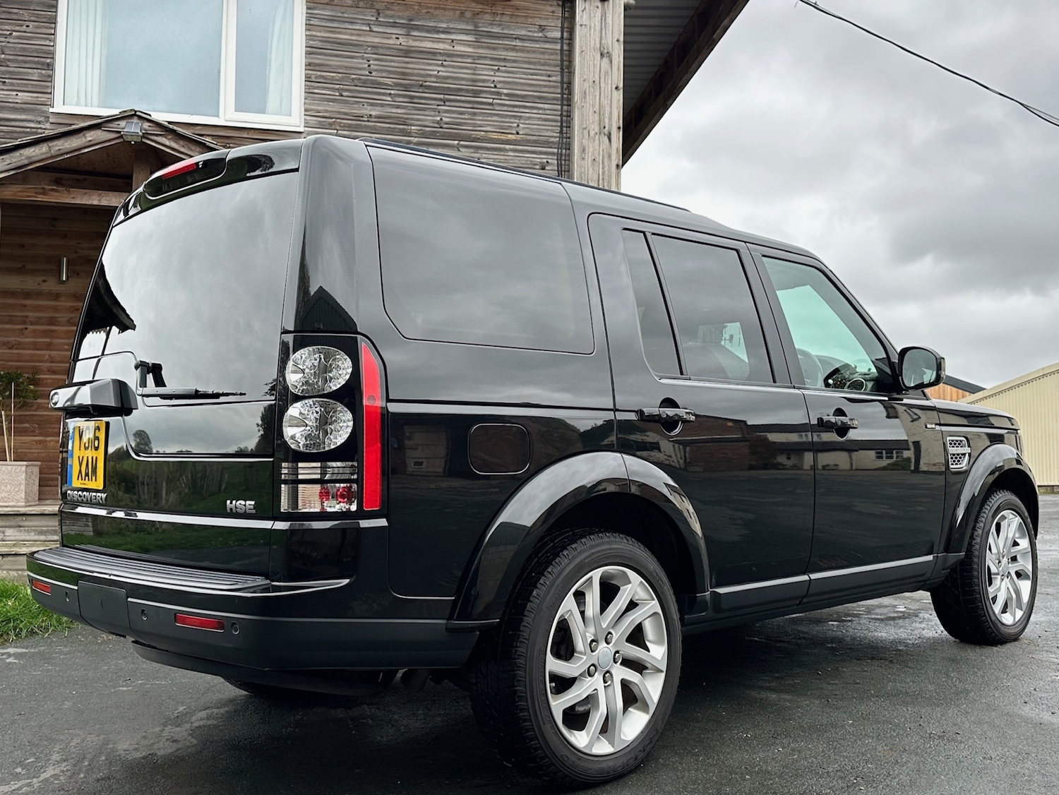 Used Land Rover Discovery 2016 for sale - 76494124: Photo 2