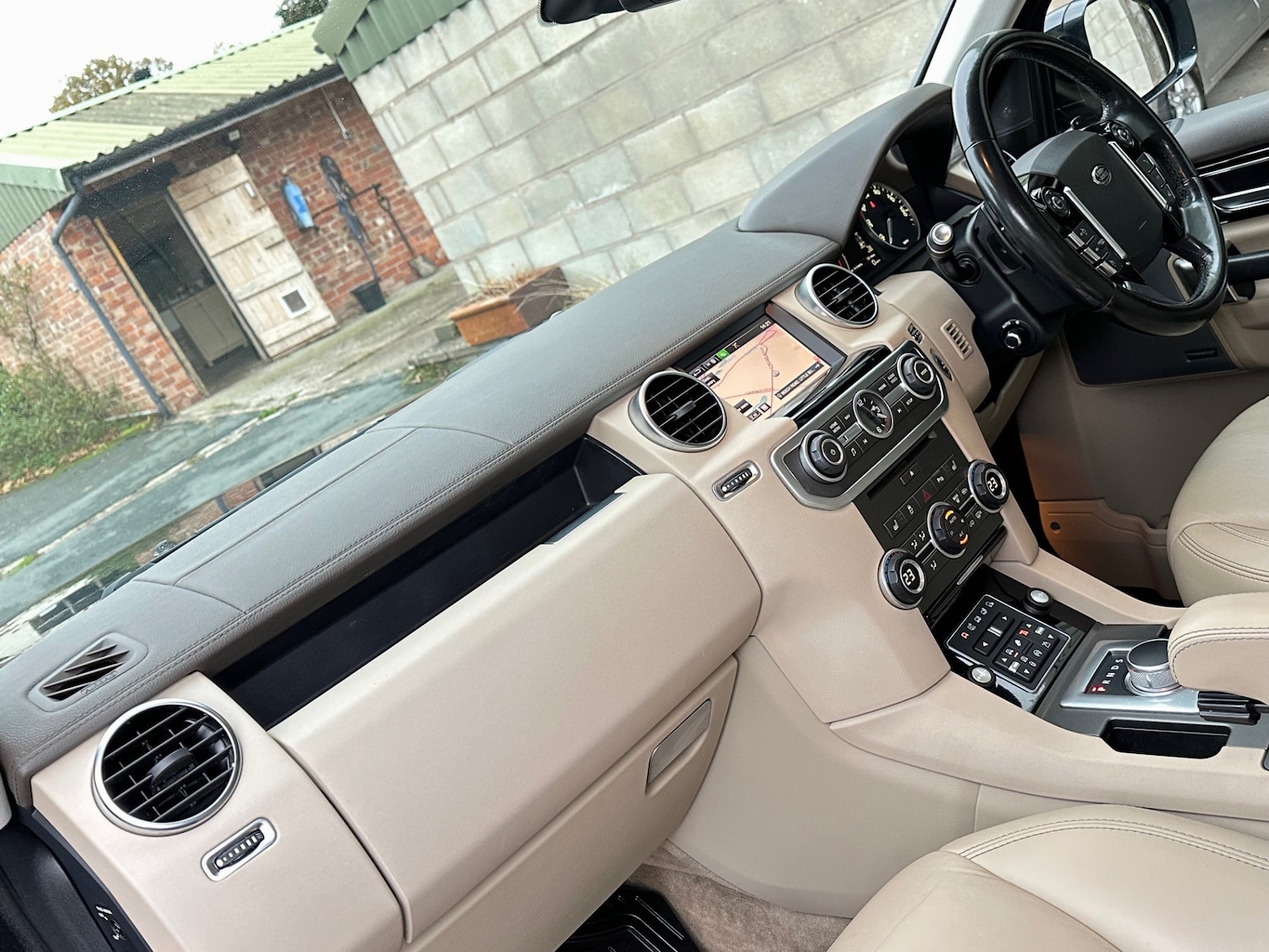 Used Land Rover Discovery 2016 for sale - 76494124: Photo 5