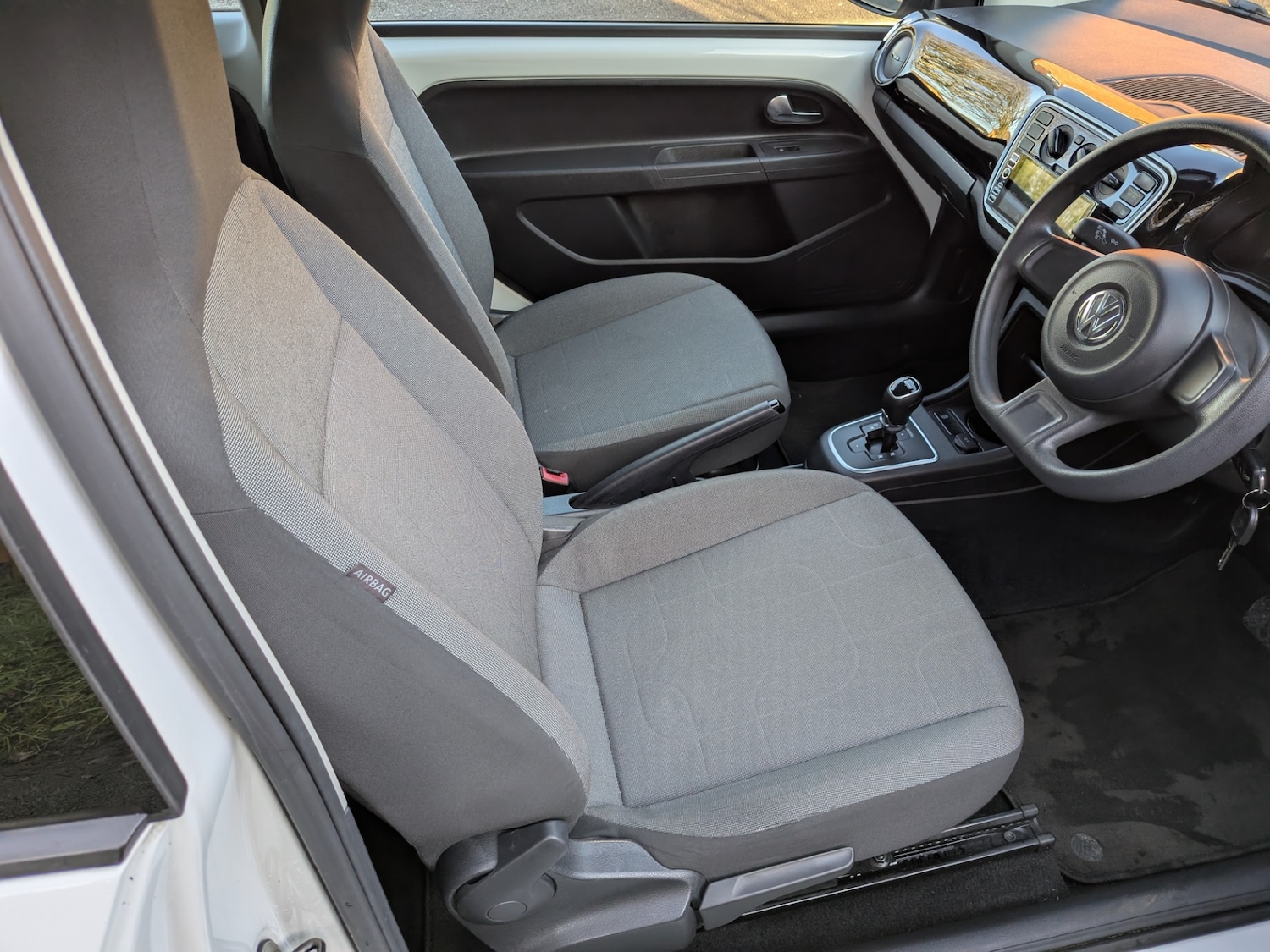 Used Volkswagen up! 2024 for sale - 77614569: Photo 38