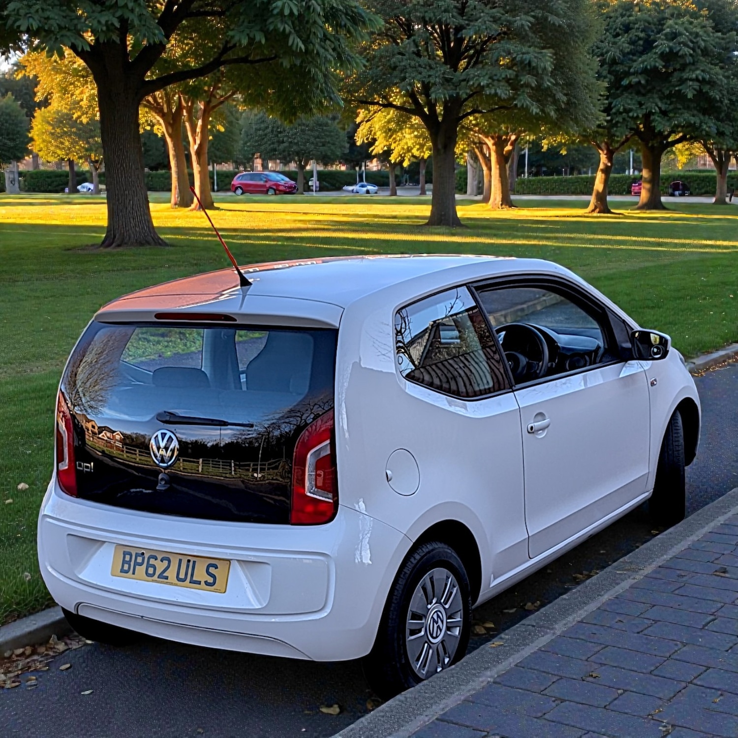 Used Volkswagen up! 2024 for sale - 77614569: Photo 4