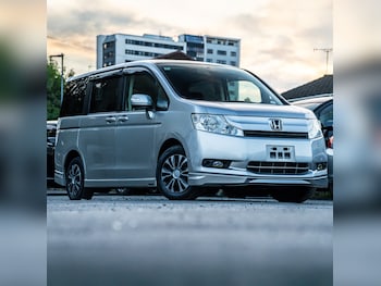 Used Honda Stepwagon 2012 for sale - 75689753: Photo