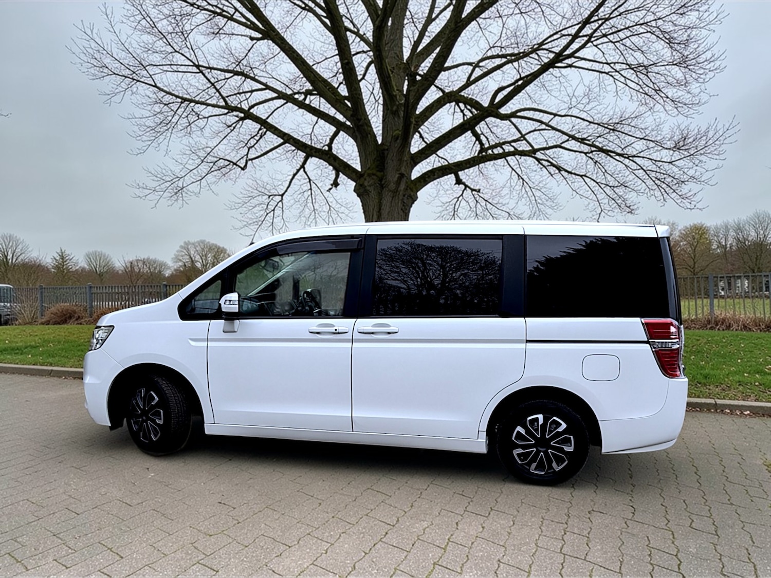 Used Honda Stepwagon 2026 for sale - 77798708: Photo 3