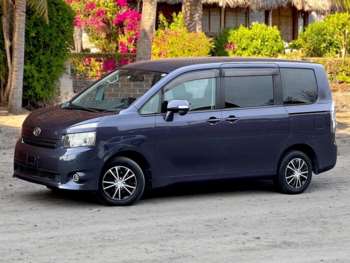 Used Toyota Voxy 2010 for sale - 74946225: Photo