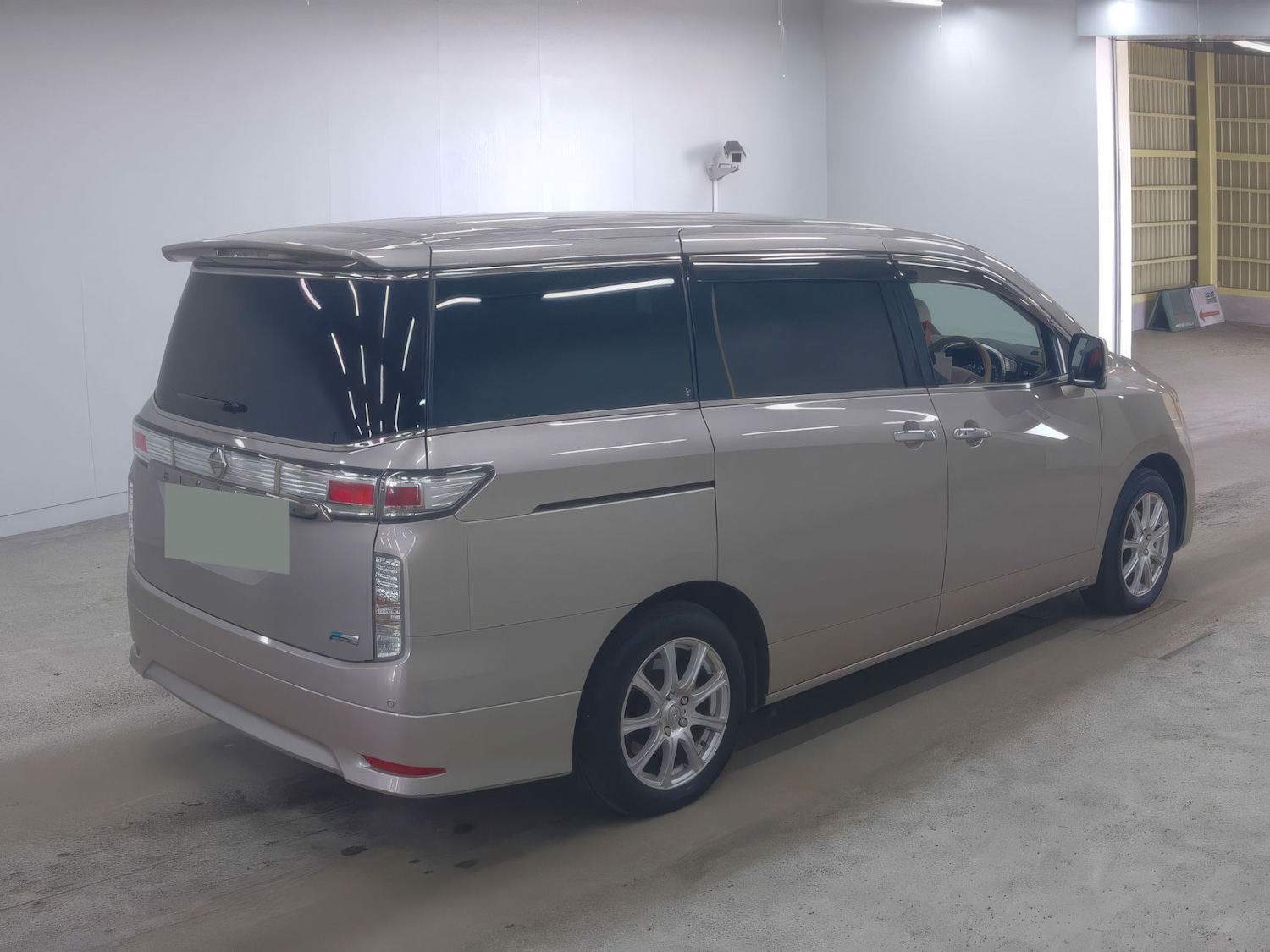 Used Nissan Elgrand 2010 for sale - 77632542: Photo 10