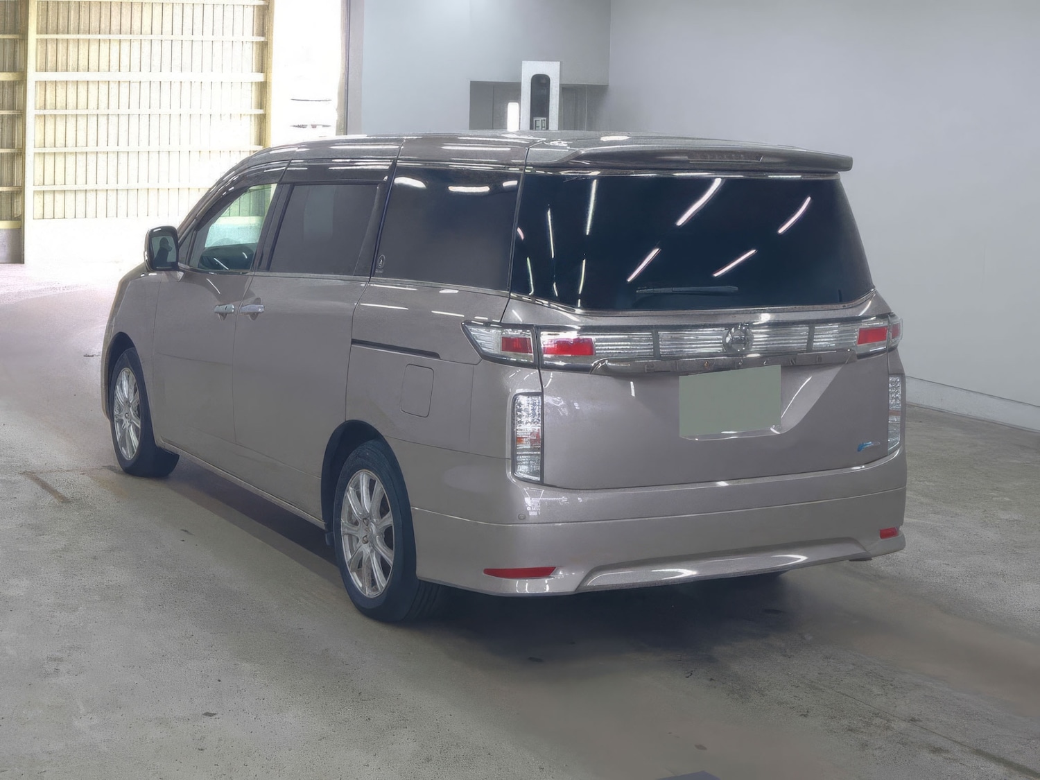 Used Nissan Elgrand 2010 for sale - 77632542: Photo 11