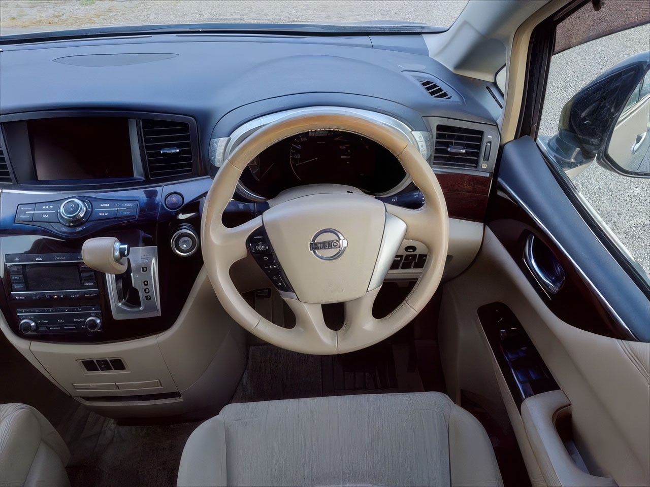 Used Nissan Elgrand 2010 for sale - 77632542: Photo 27