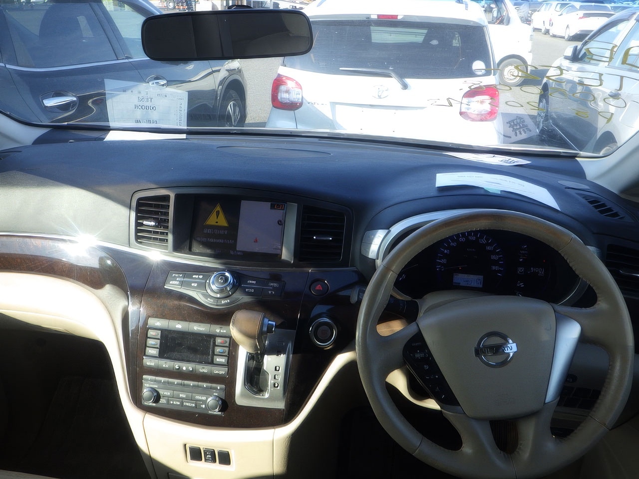 Used Nissan Elgrand 2010 for sale - 77632542: Photo 41