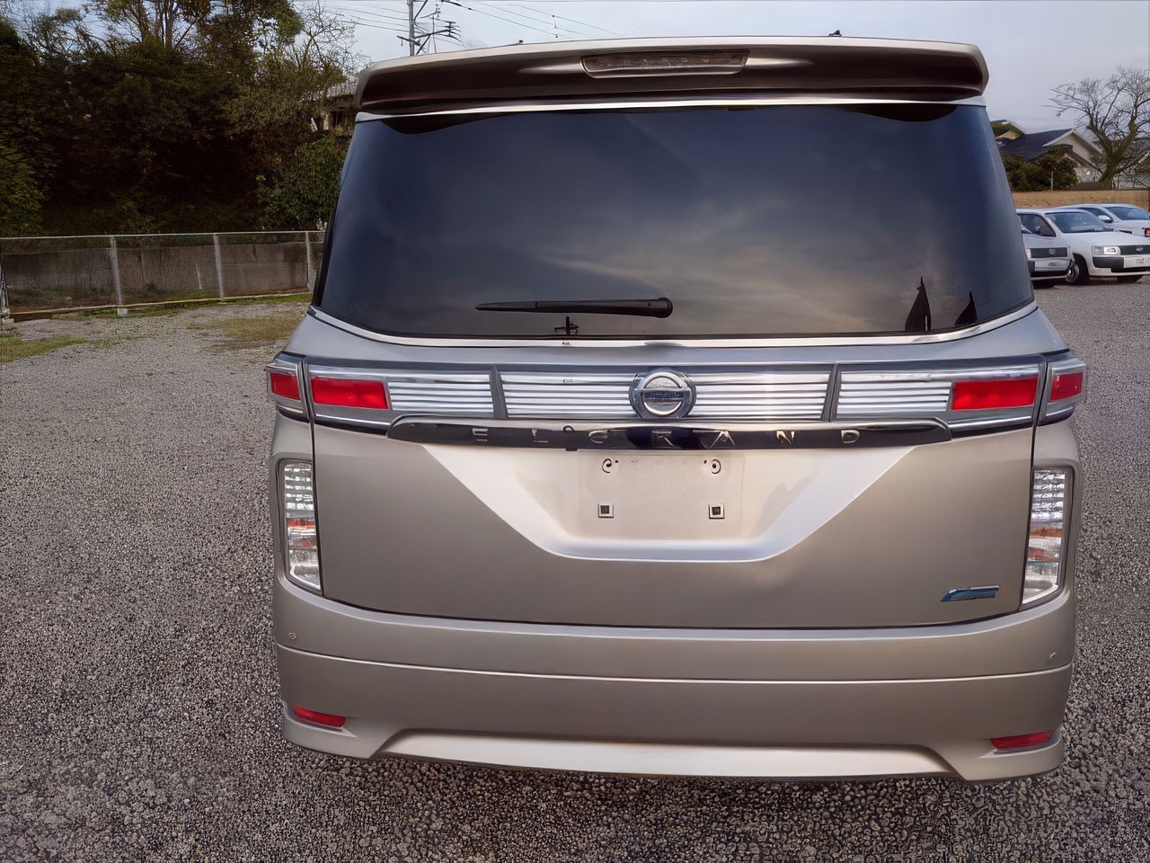 Used Nissan Elgrand 2010 for sale - 77632542: Photo 6