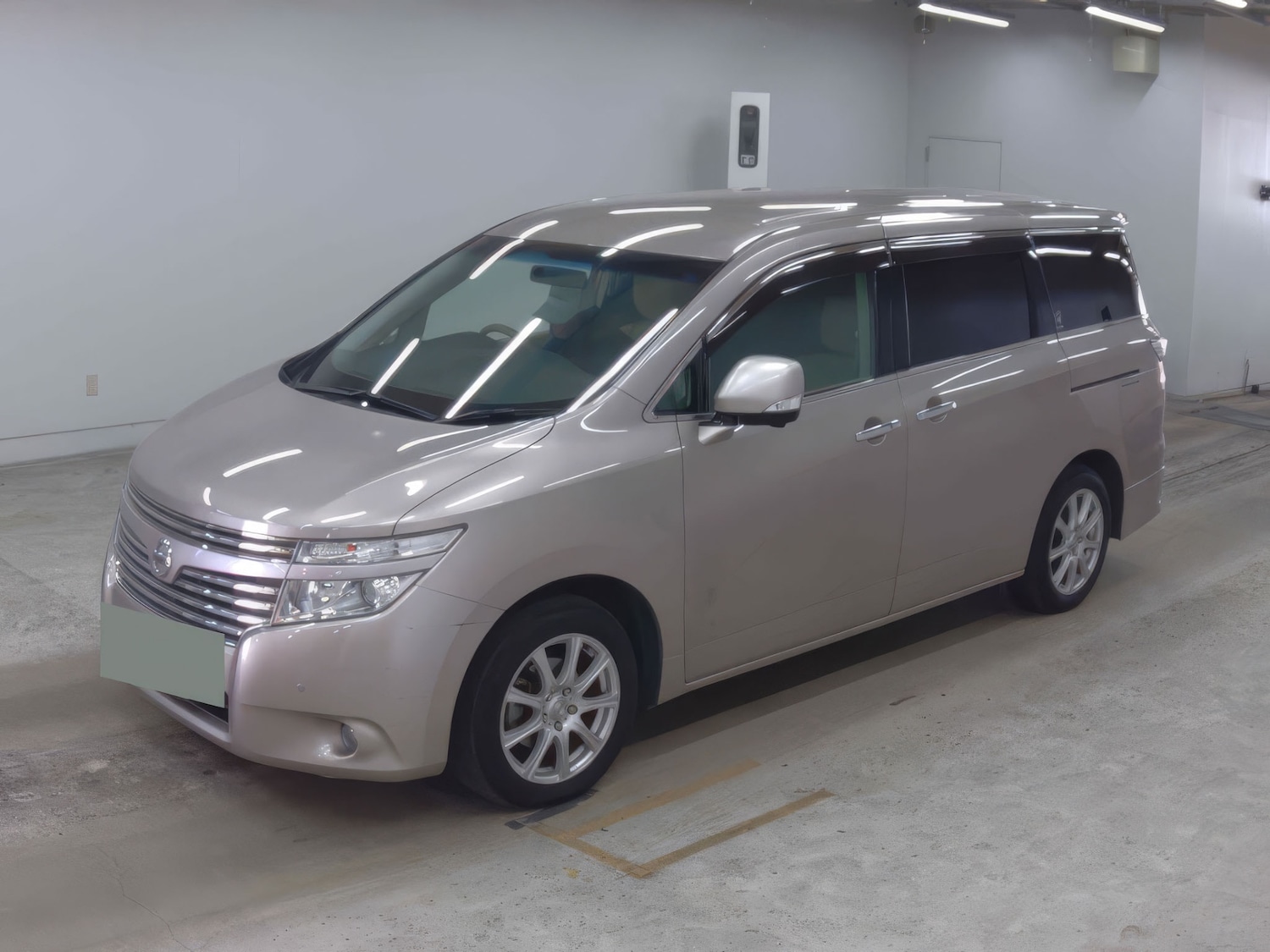 Used Nissan Elgrand 2010 for sale - 77632542: Photo 8