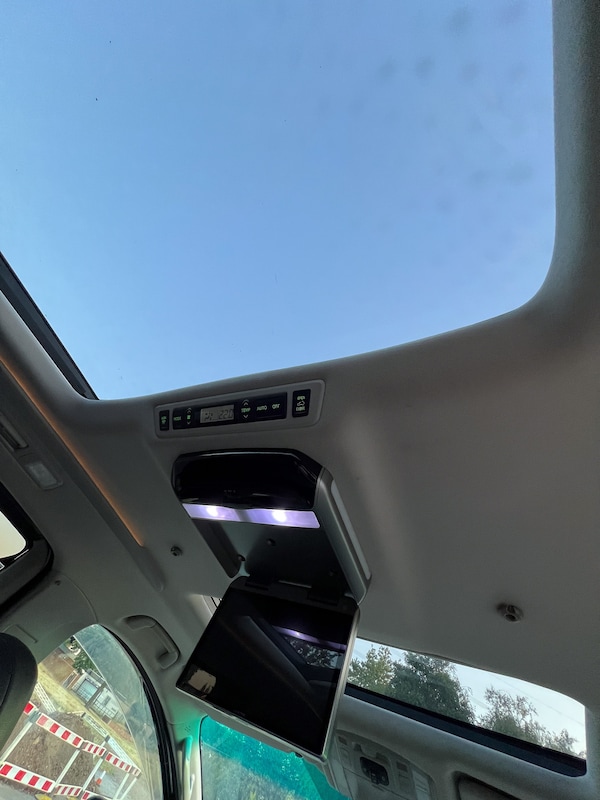 Used Toyota Vellfire 2010 for sale - 75260410: Photo 15