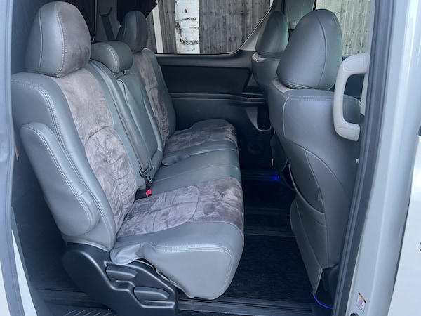 Used Toyota Vellfire 2010 for sale - 75260410: Photo 32