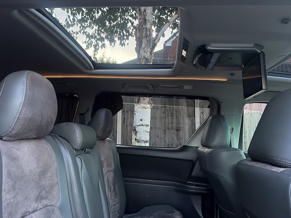 Used Toyota Vellfire 2010 for sale - 75260410: Photo 36