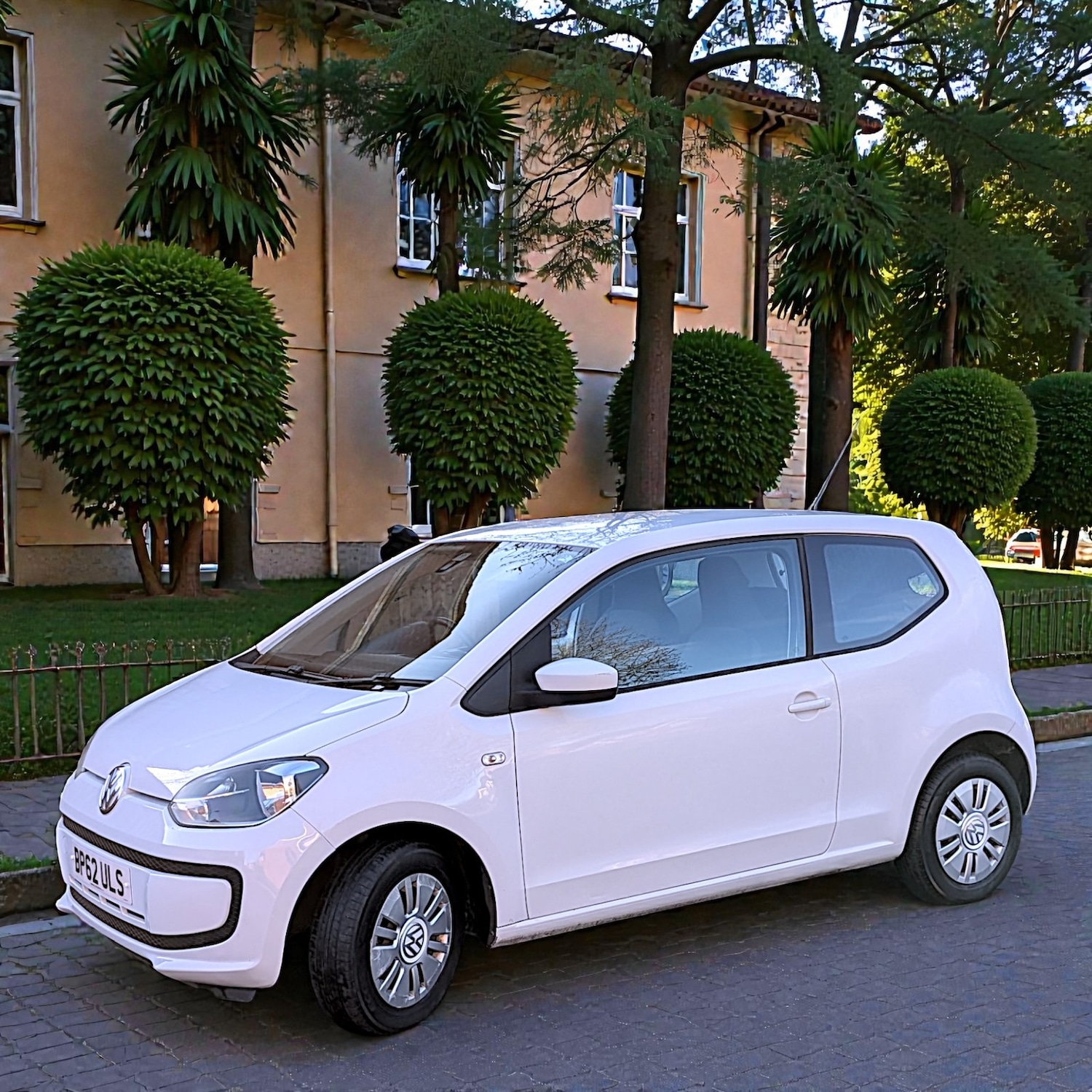 Used Volkswagen up! 2024 for sale - 77237198: Photo 2