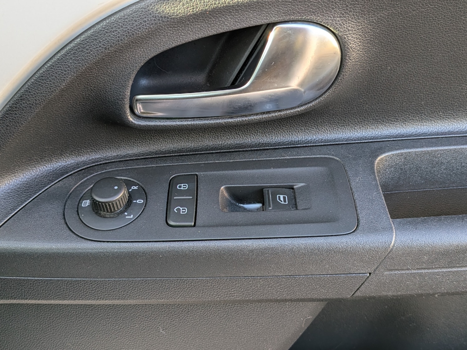 Used Volkswagen up! 2024 for sale - 77237198: Photo 28