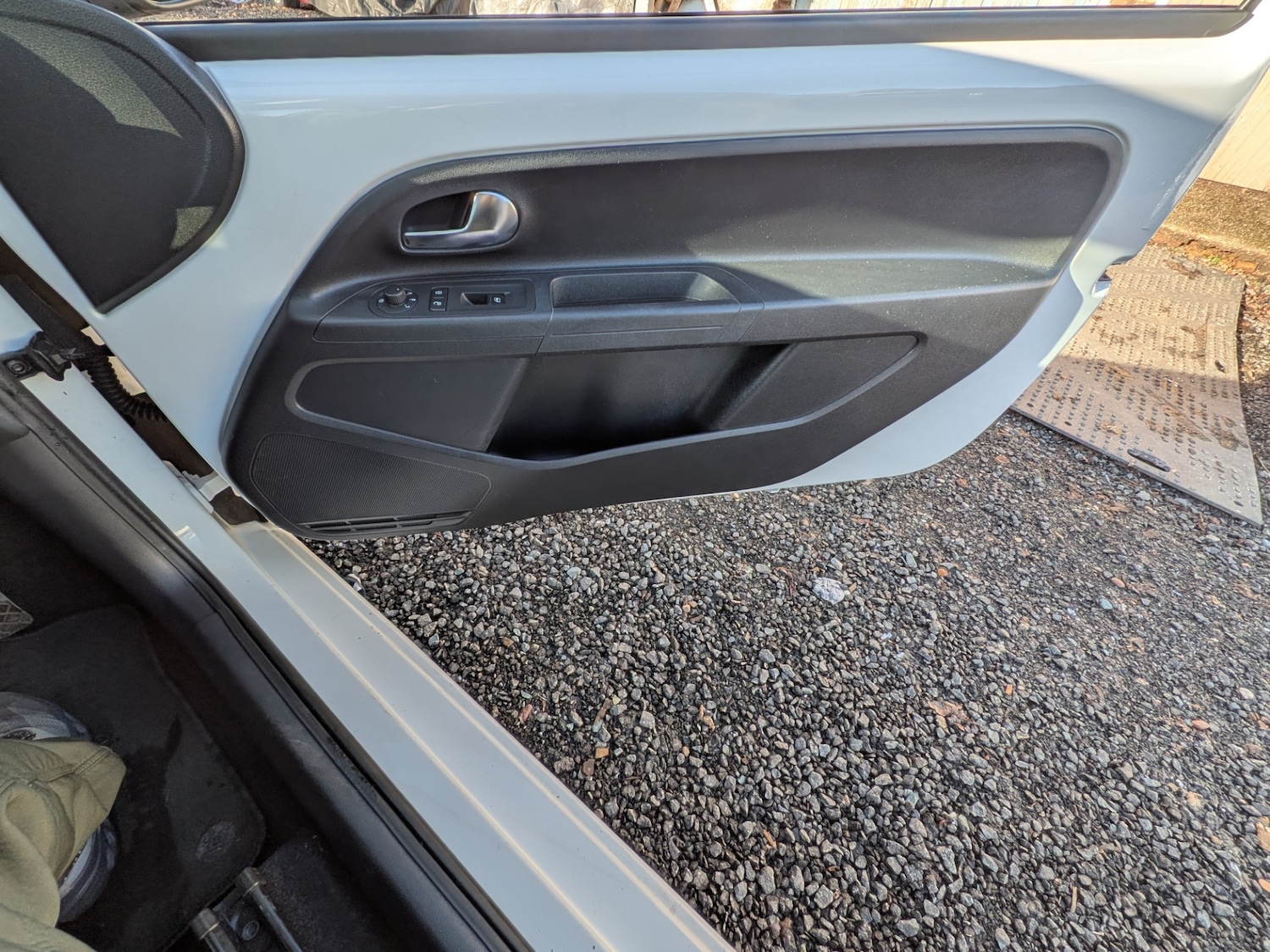 Used Volkswagen up! 2024 for sale - 77237198: Photo 29