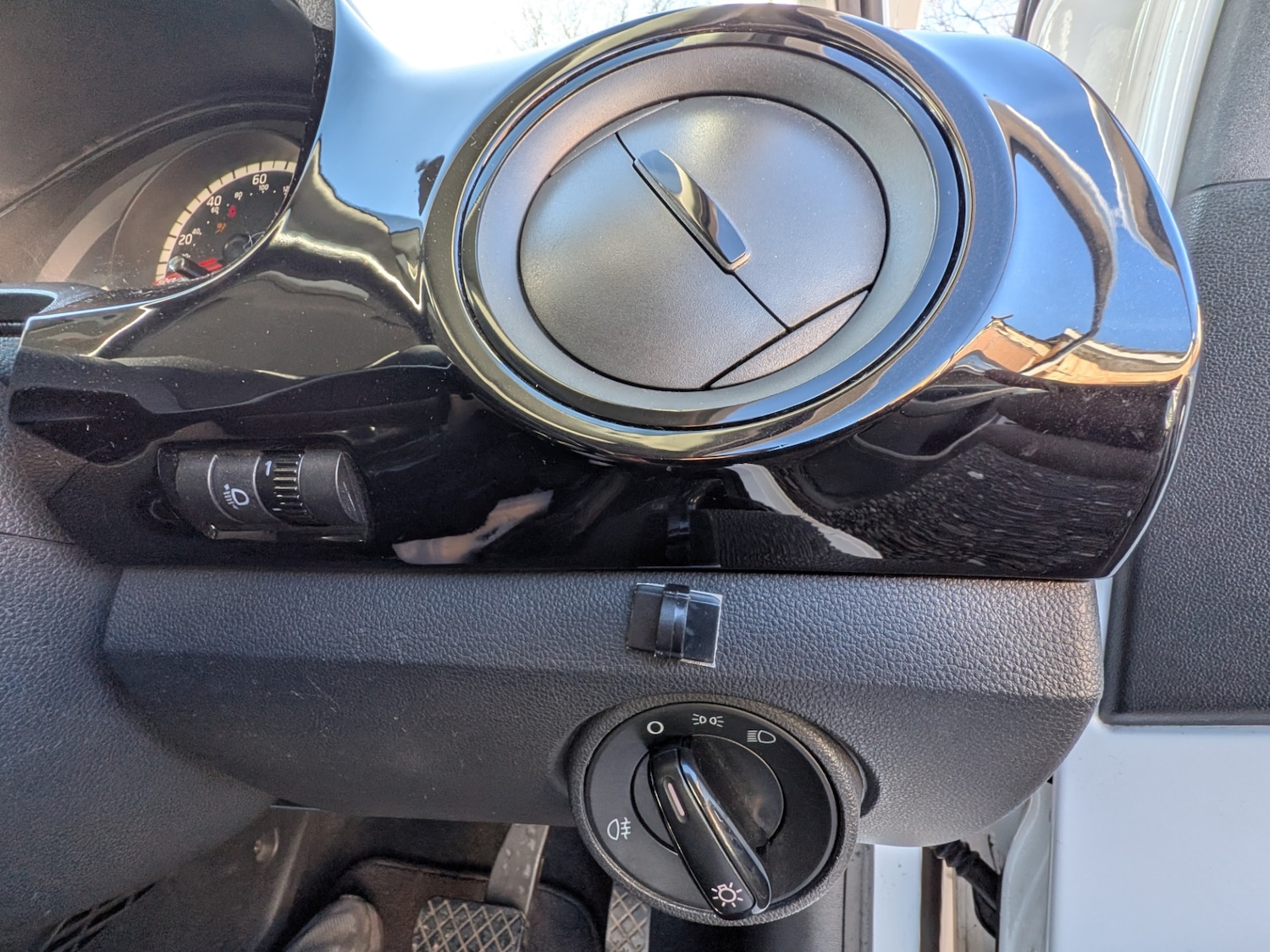 Used Volkswagen up! 2024 for sale - 77237198: Photo 31