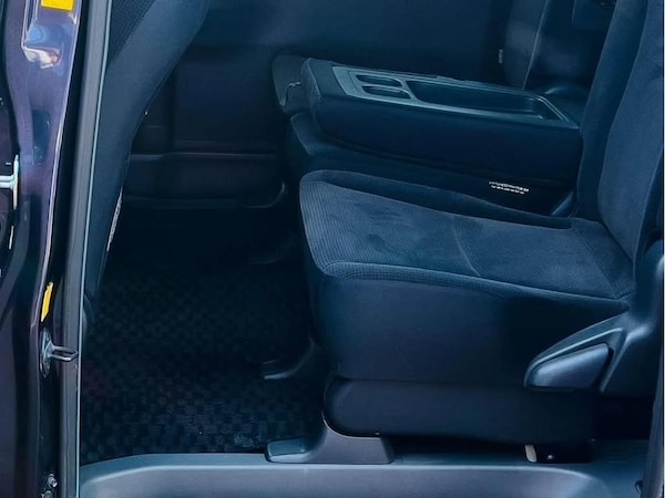Used Toyota Voxy for sale - 76098094: Photo 11