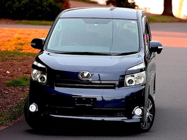 Used Toyota Voxy for sale - 76098094: Photo 5