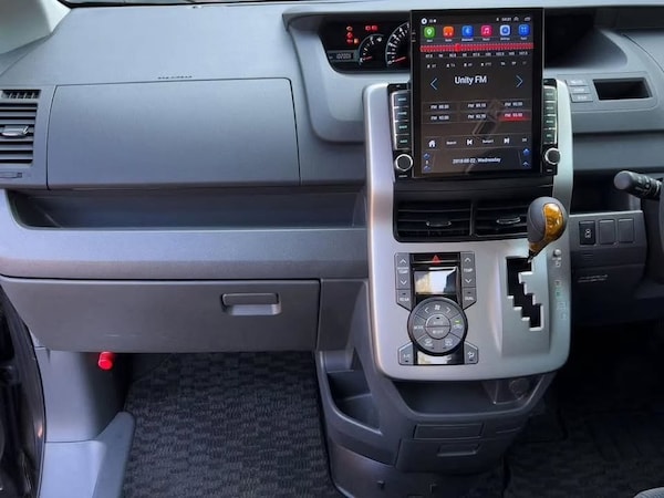 Used Toyota Voxy for sale - 76098094: Photo 8