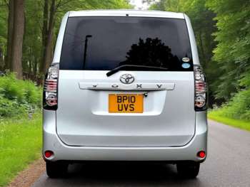 Used Toyota Voxy 2010 for sale - 74110197: Photo