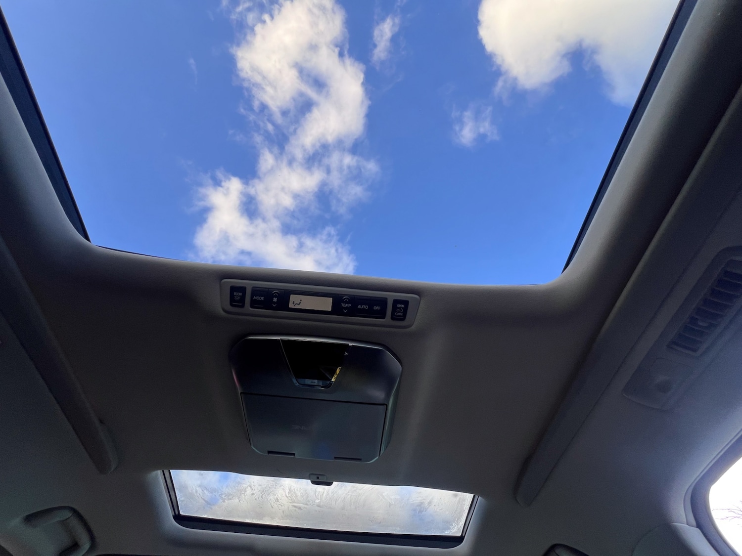 Used Toyota Alphard 2025 for sale - 76943047: Photo 15