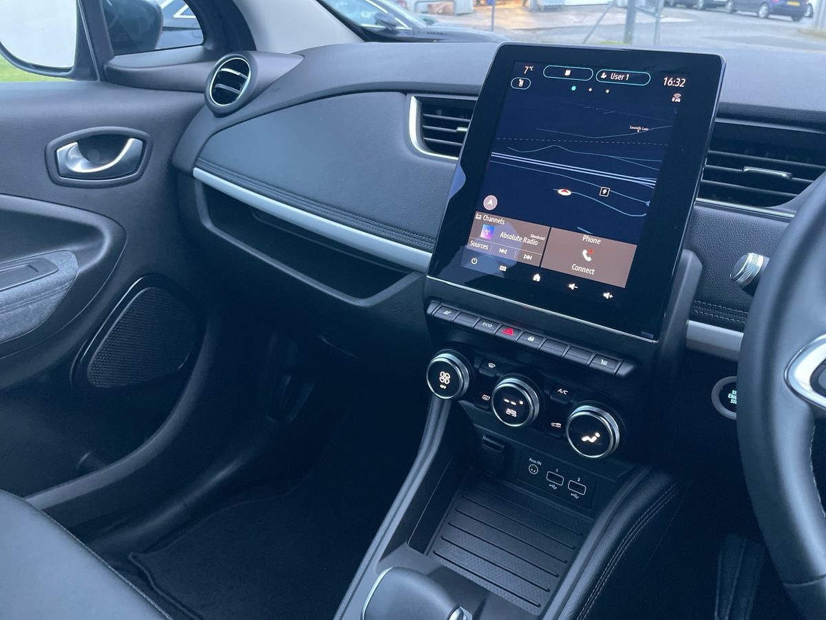 Used Renault Zoe 2022 for sale - 76987148: Photo 12