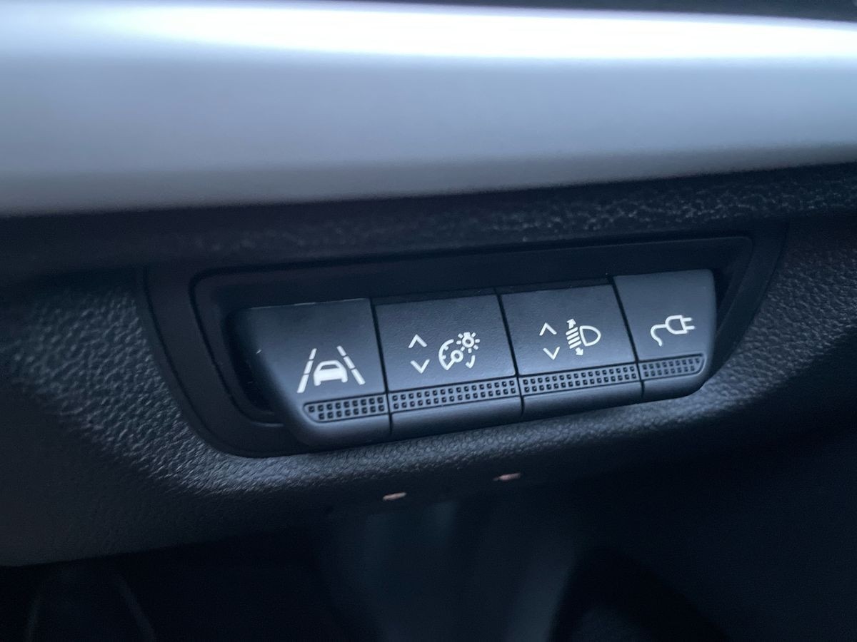 Used Renault Zoe 2022 for sale - 76987148: Photo 32